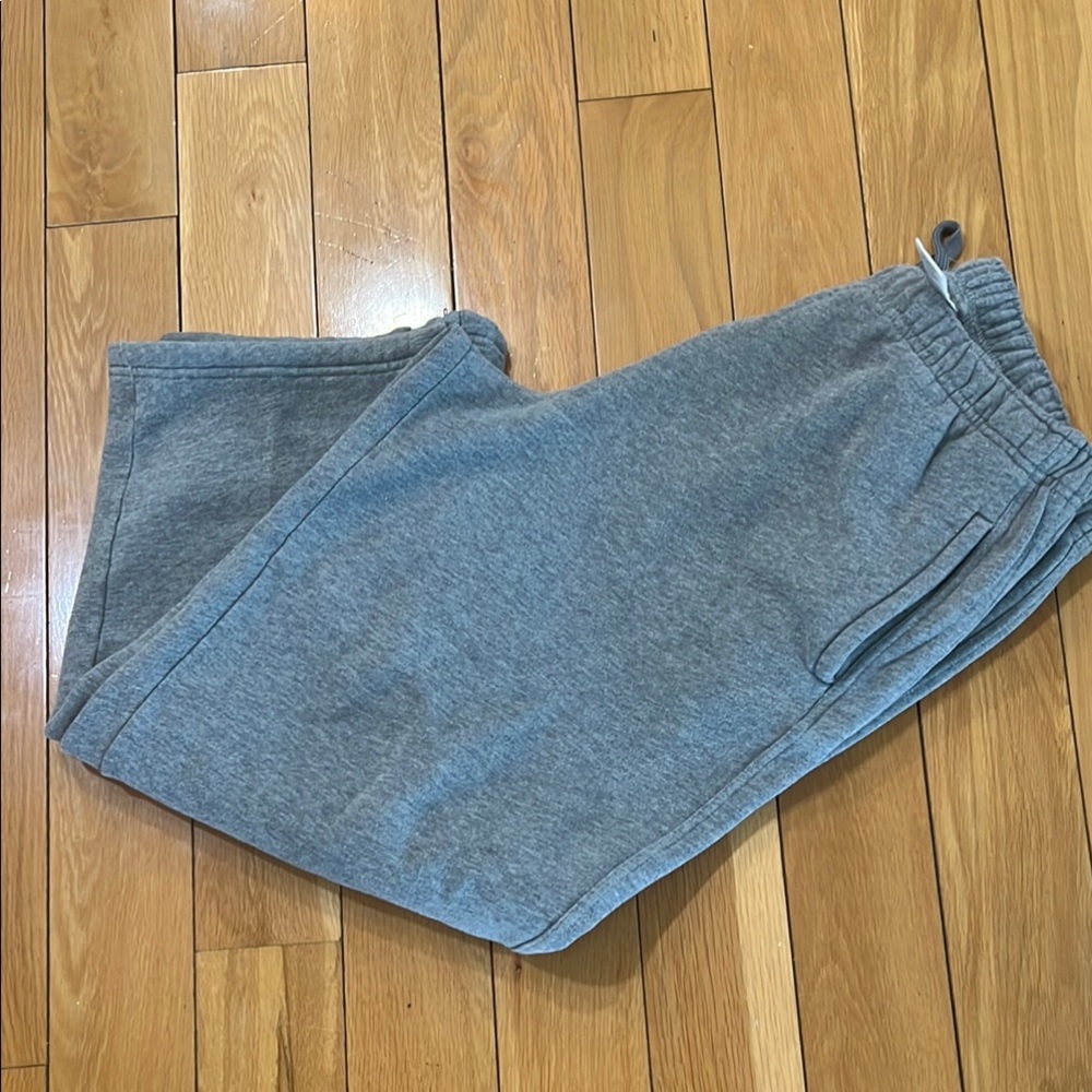 Men’s Athletic Works Gray Jogger Sweatpants with Elastic Waistband